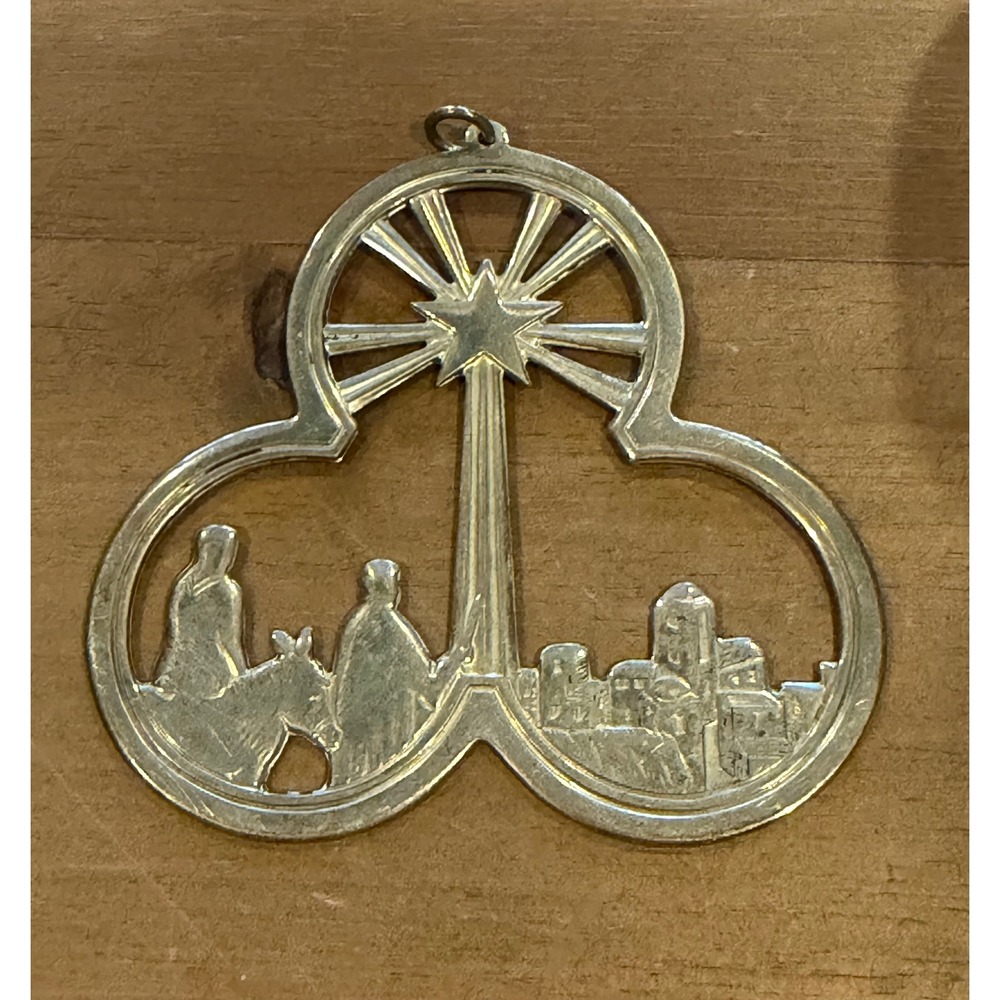 Vintage 1974 Lunt Sterling Silver Nativity Christmas Ornament